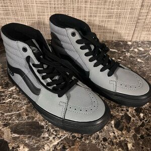 Vans Men's Gray and Black High-Top Sneakers